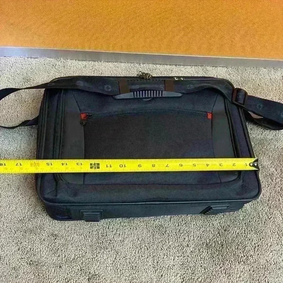Swiss Gear Laptop Bag - Picture 7 of 7